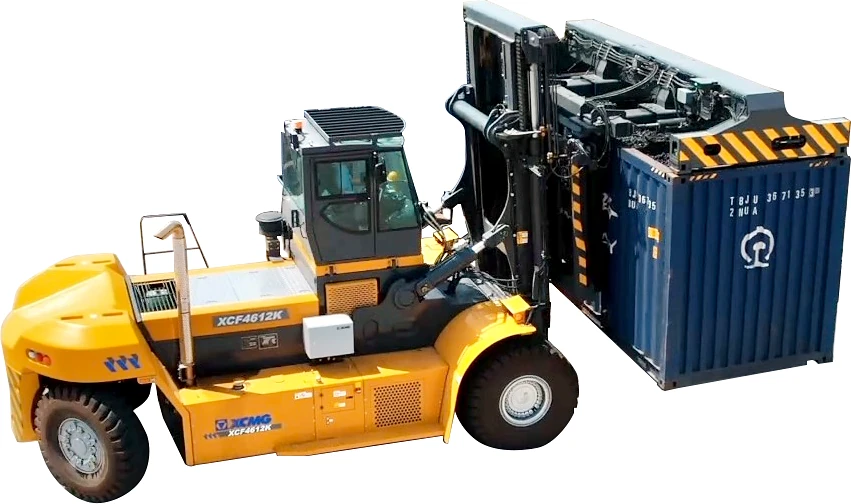 XCF4612K handling a railway container